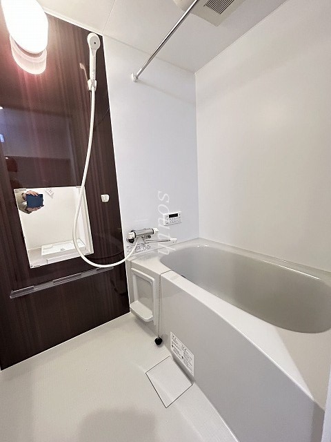 バス・シャワールーム　浴室乾燥機付きのお風呂