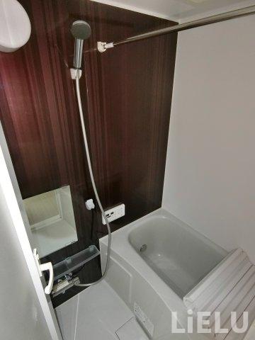 バス・シャワールーム　同物件内別部屋の写真になります。