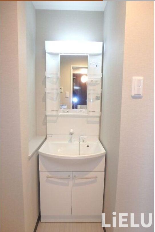 洗面設備　同物件内別部屋の写真になります。