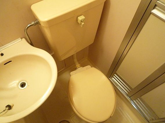 トイレ　メゾンアイラ