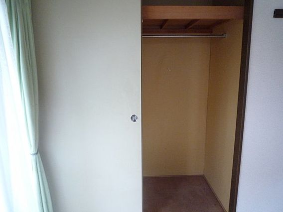 収納　メゾンアイラ