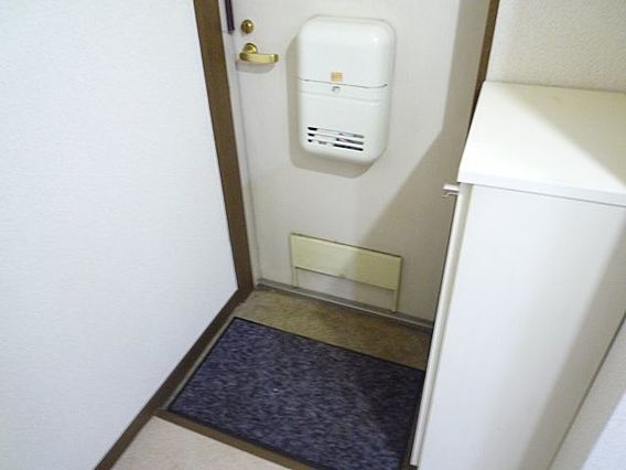 玄関　メゾンアイラ