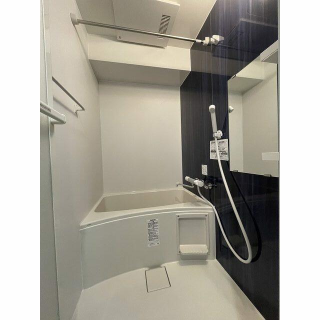 バス・シャワールーム　浴室乾燥機付きです