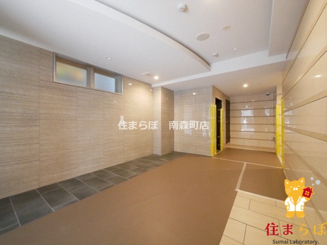 エントランス　「暮らしの設計図は、ここから始まります。」