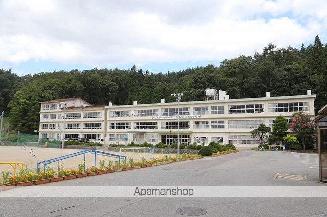 小学校　江名子小学校（小学校）まで650m