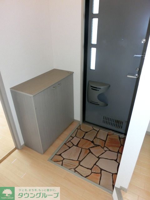 玄関　玄関下駄箱あり