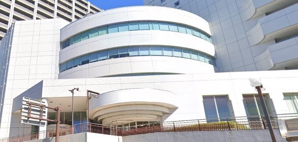 図書館　町田市立中央図書館（図書館）まで546m