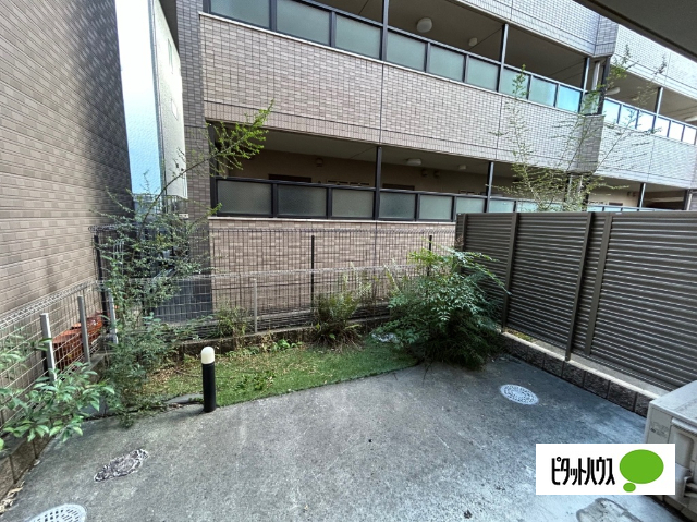 庭　他号室の写真です。