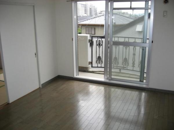 居室・リビング　落ち着いた雰囲気のリビングです