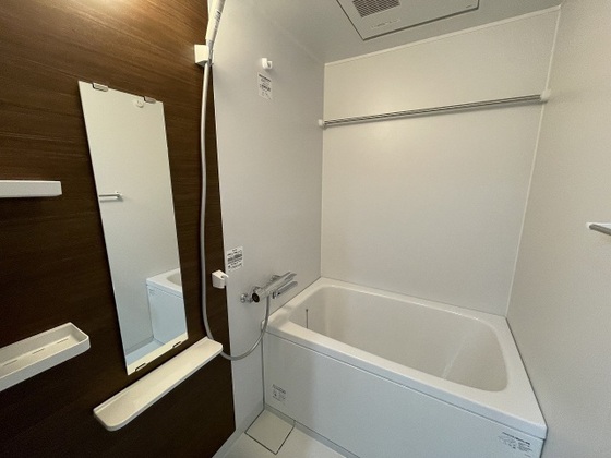 バス・シャワールーム　※別部屋の写真です