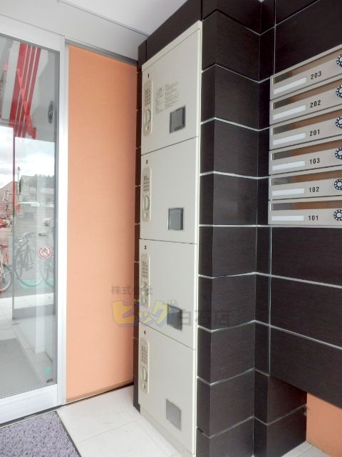 エントランス　宅配ＢＯＸ完備しています♪