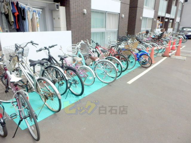 その他共有部分　敷地内に駐輪場完備しています♪