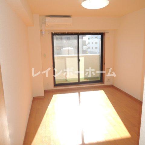 その他部屋・スペース　落ち着いて過ごせるお部屋なので、寝室にいかがでしょうか