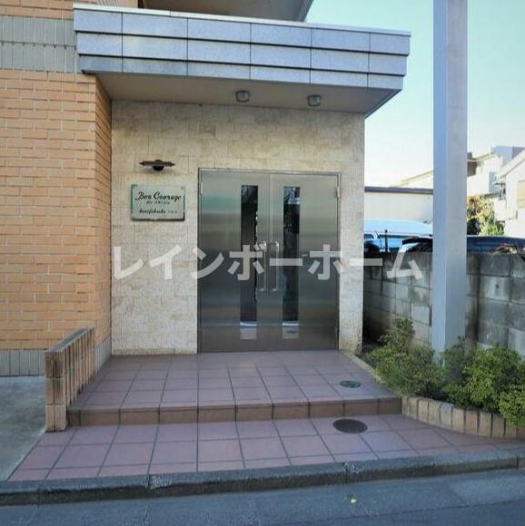 エントランス　毎日通るエントランスはこのようになっています