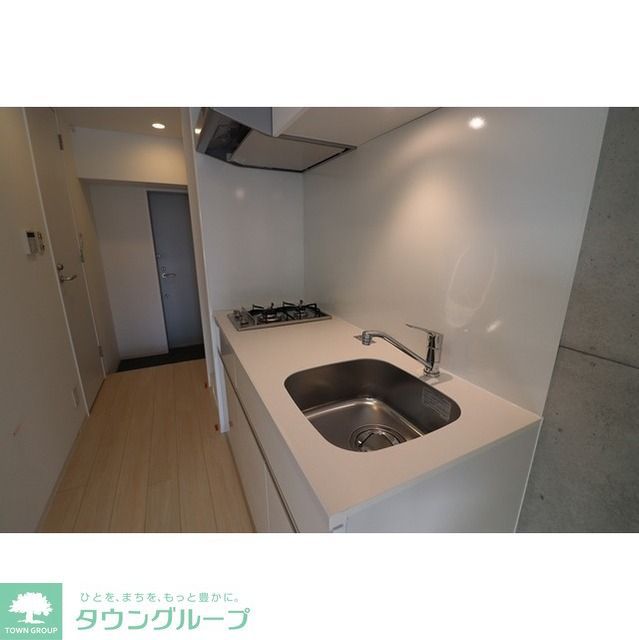 キッチン　※同タイプ　こちらは401号室の写真となります