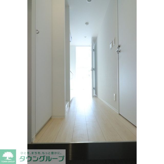 玄関　※同タイプ　401号室の写真となります