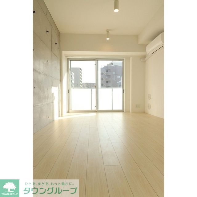 居室・リビング　※同タイプ　401号室の写真となります