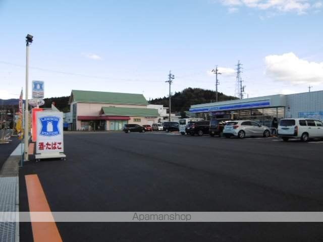 コンビニ　ローソン（コンビニ）まで640m