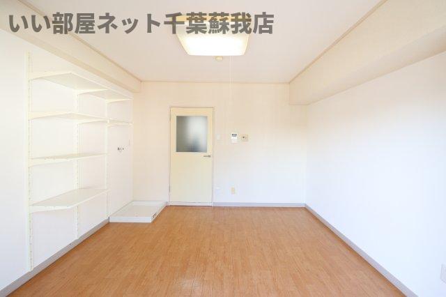 居室・リビング　こちらの居間で趣味の時間をお楽しみください