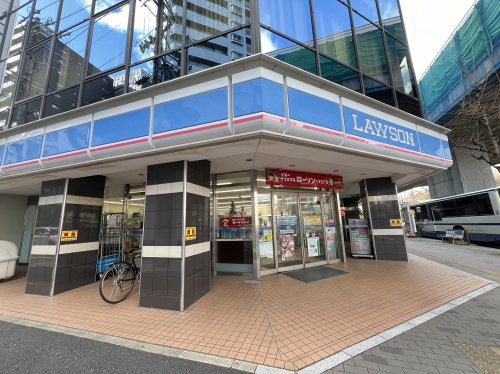 コンビニ　ローソン 東区泉一丁目店（コンビニ）まで221m