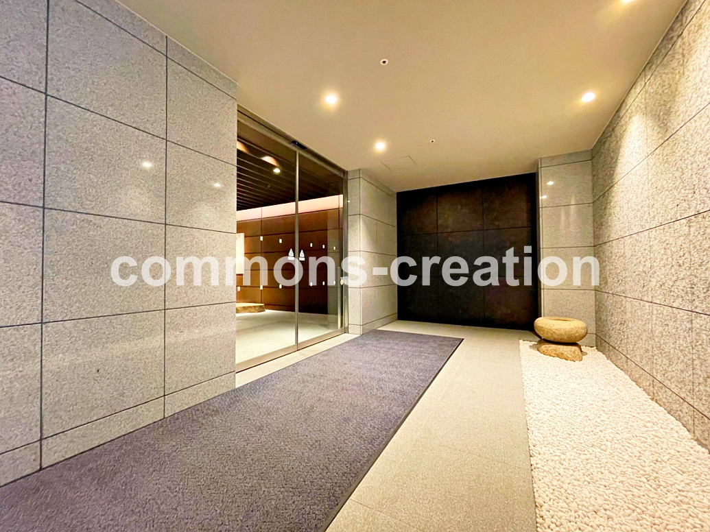 コンビニ　ローソン広尾高校前店（コンビニ）まで400m