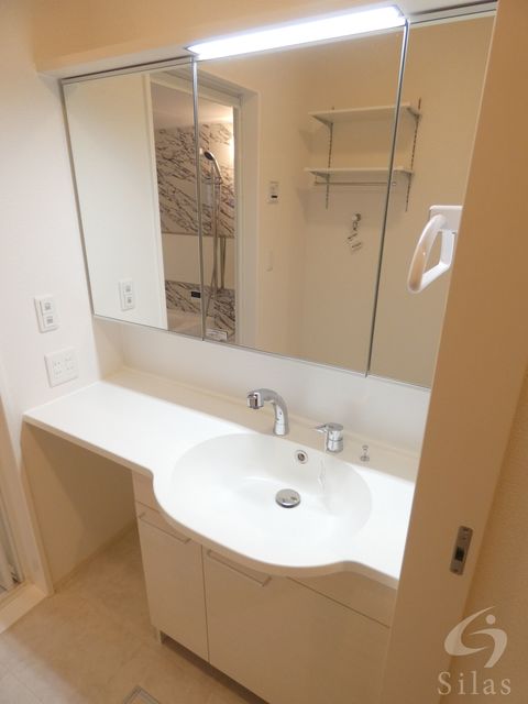 洗面設備　同仕様