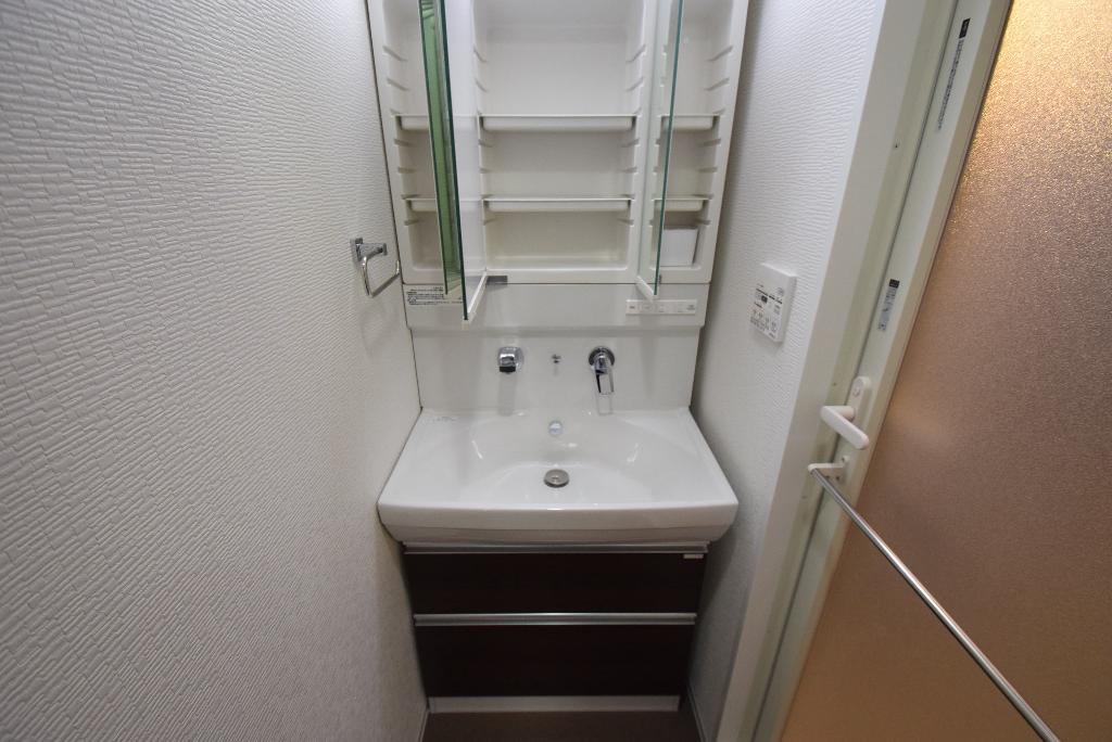 洗面設備　洗髪洗面化粧台