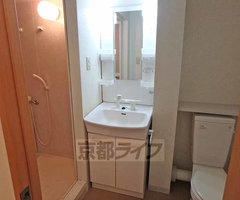 洗面設備　朝の支度はこちらでどうぞ