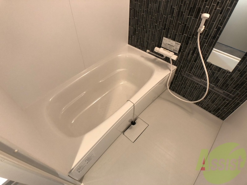 バス・シャワールーム　お風呂になります。一日の疲れを癒してくださいね。