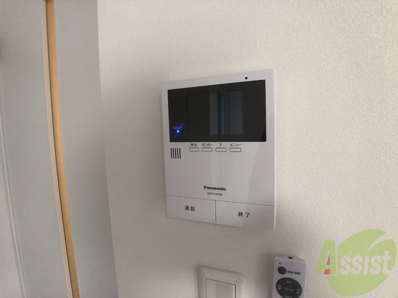 セキュリティ　ＴＶモニター付インターホンです。来客者の顔が見えるので安心！