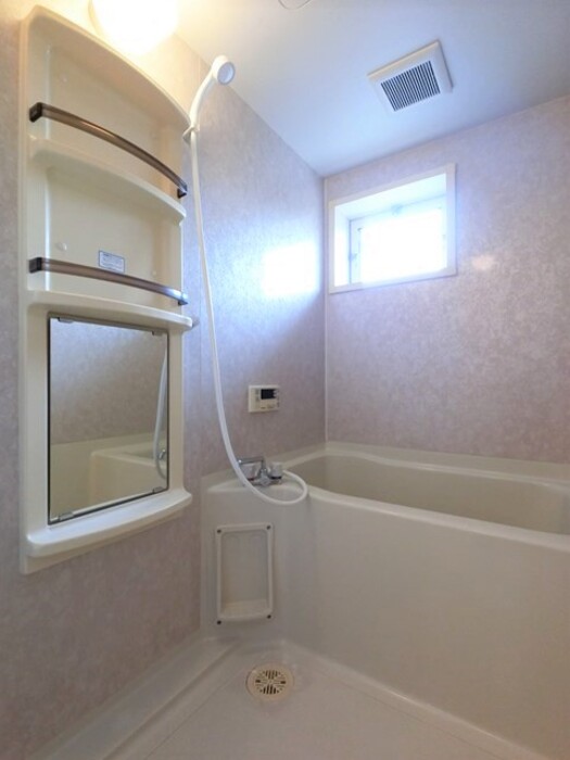 バス・シャワールーム　追い炊き機能付き浴室