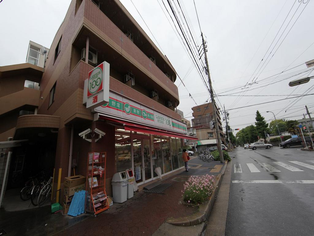 コンビニ　ローソンストア１００ 仲田本通店 (コンビニ)（コンビニ）まで38m
