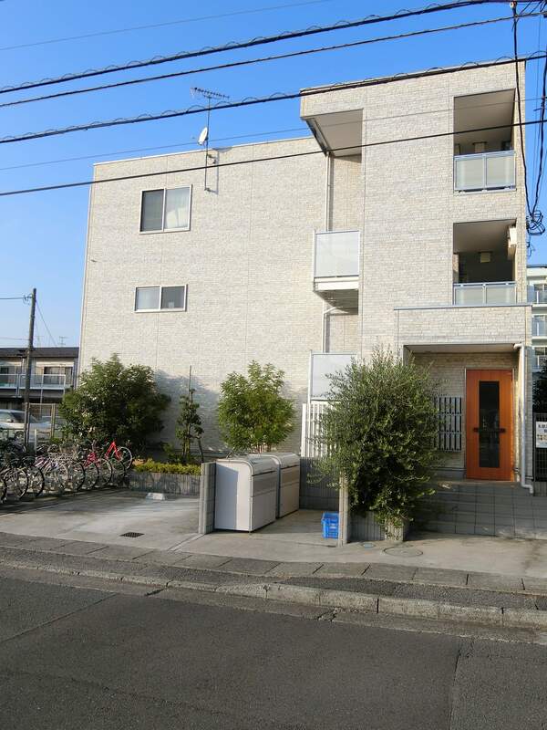 建物外観　「SECOMホームセキュリティ完備」のセキュリティ物件