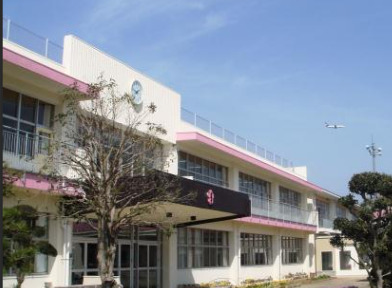 小学校　成田市立久住小学校（小学校）まで647m