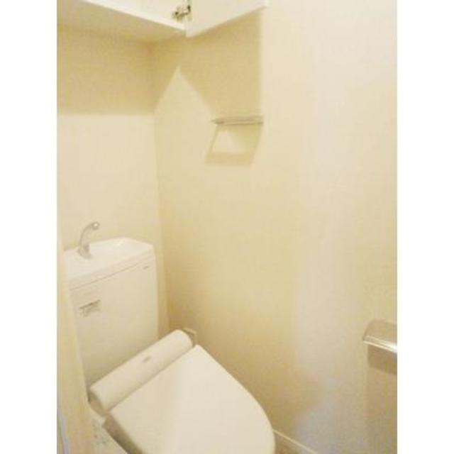 トイレ　※写真は同タイプ住戸です。