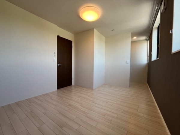 居室・リビング　※参考写真　同建築メーカー施工の同間取完成他物件のものです。