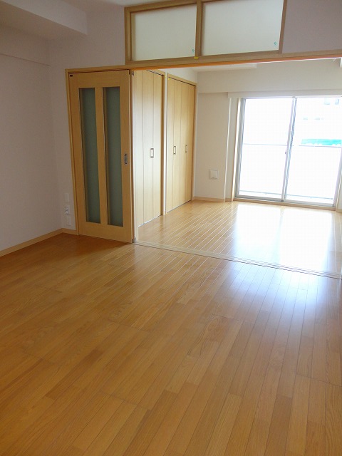 その他部屋・スペース　清潔感のあるフローリングのお部屋です
