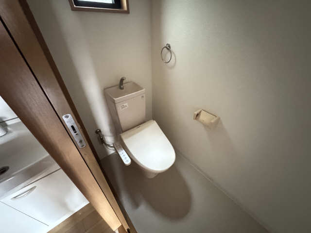 トイレ　修理前の写真です