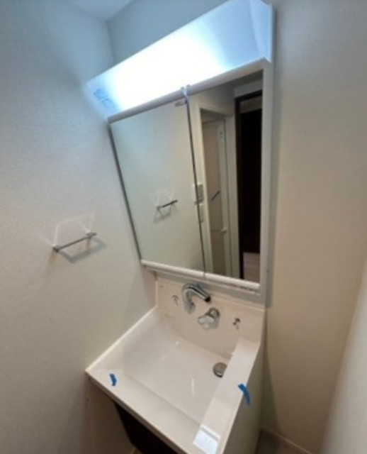 洗面設備　使いやすい独立洗面台です