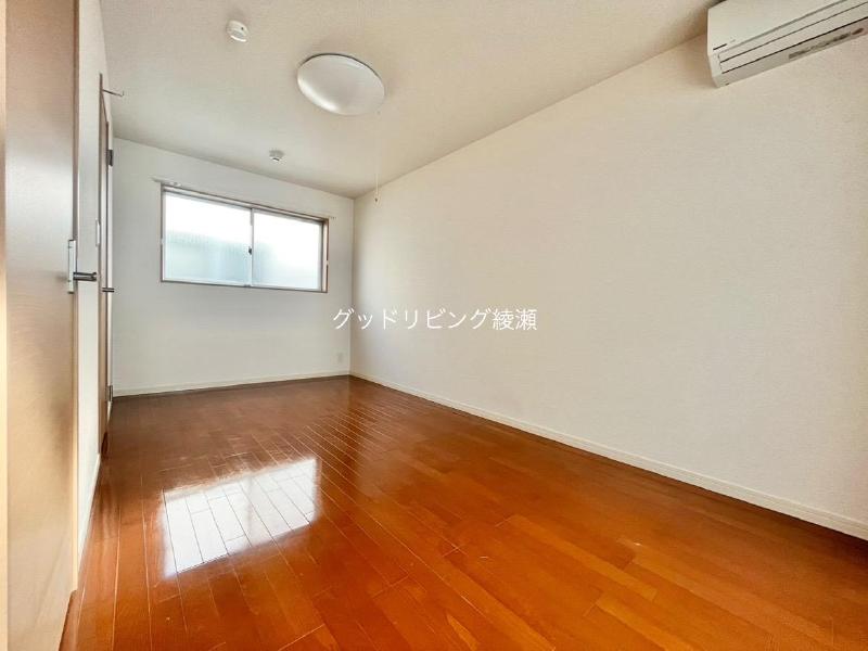 居室・リビング　2023/10/03撮影　211号室