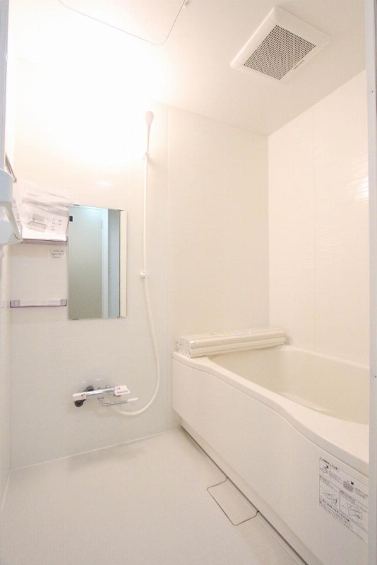 バス・シャワールーム　追い炊き機能付き♪