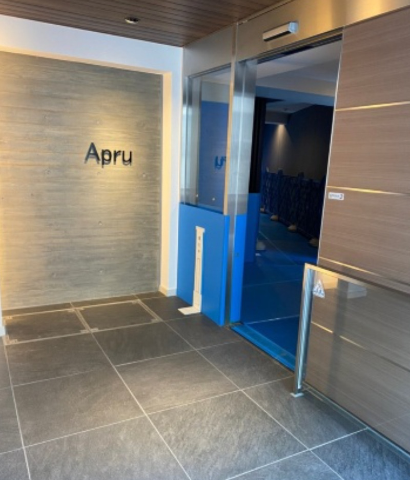 エントランス　清潔なエントランスです