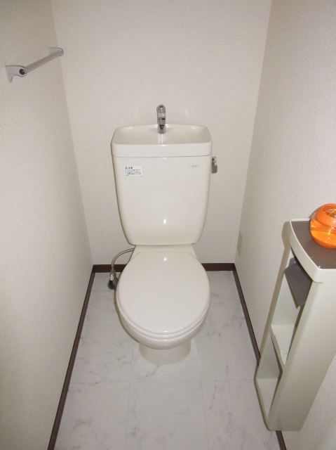 トイレ　清潔感あるトイレ