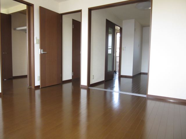 居室・リビング　ＡＬＬ洋間の明るいお部屋です