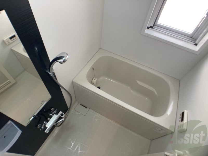 バス・シャワールーム　こちらはお風呂。一日の疲れをここで癒してください。