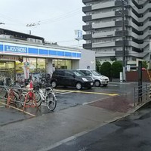 コンビニ　ローソン瓜破東二丁目店（コンビニ）まで358m