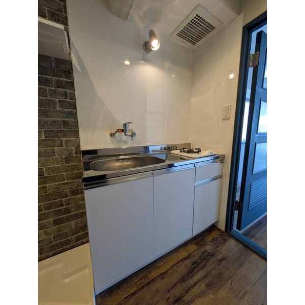 キッチン　同シリーズ物件のモデルルームになります※現況優先