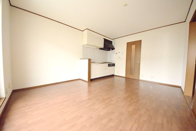 居室・リビング　開放的なリビングです♪