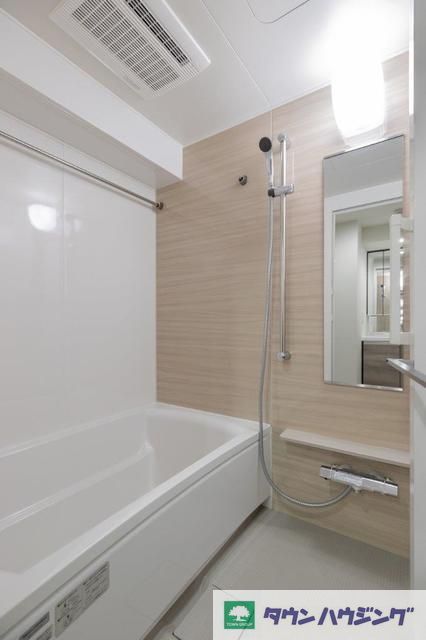 バス・シャワールーム　Aタイプ2024年3月撮影 同タイプ1001号室の写真です。