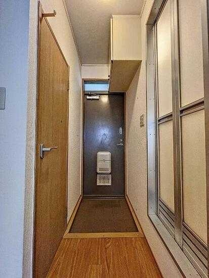 玄関　※同物件の参考写真です